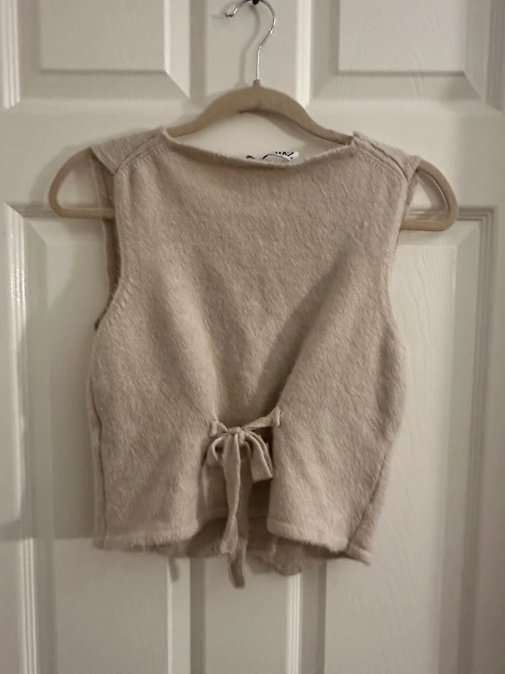 Zara Cream Floral Knit V-Neck Sweater Vest - Picture 2 of 3